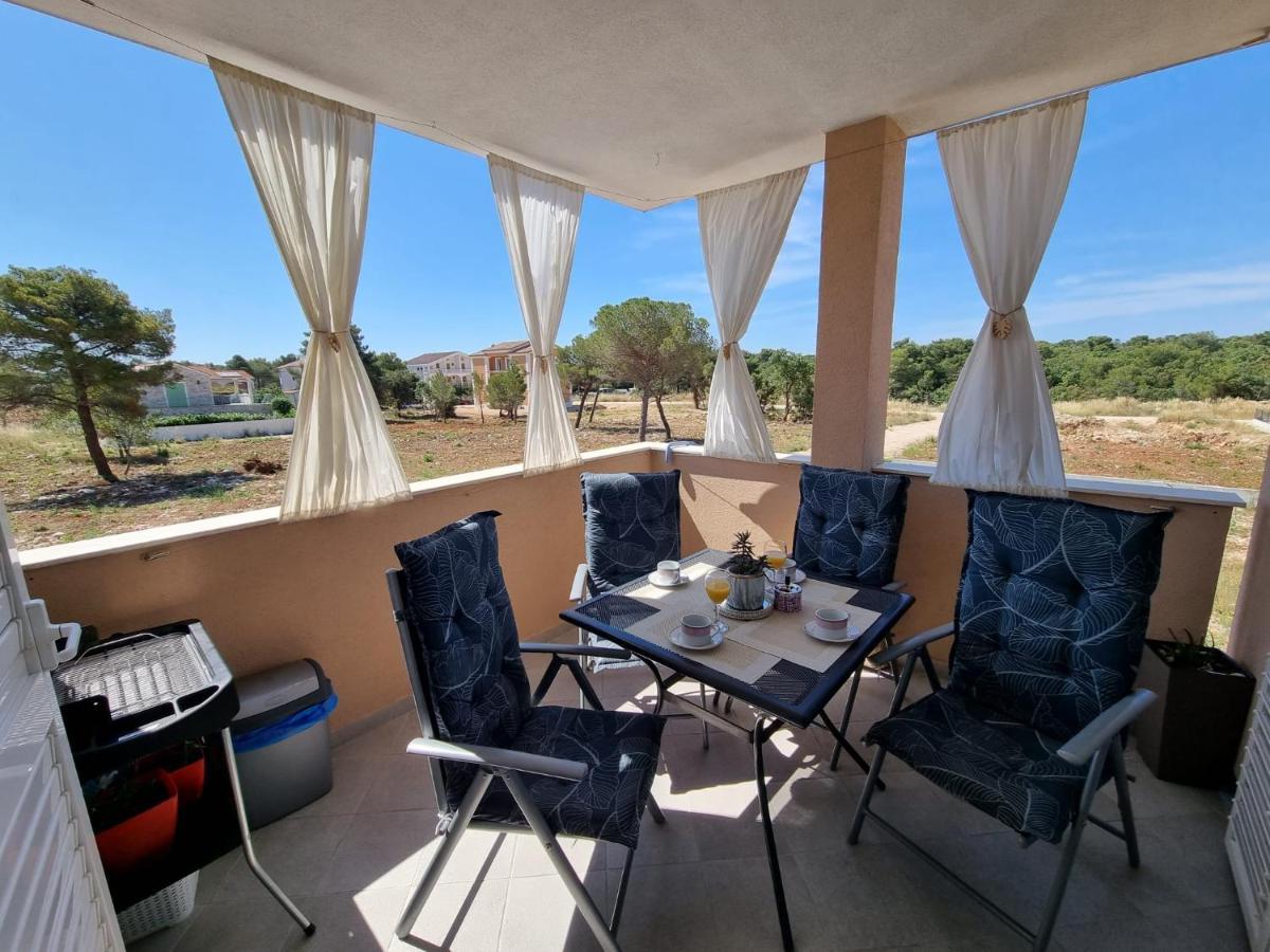 Apartman Marija Biograd Na Moru Bagian luar foto