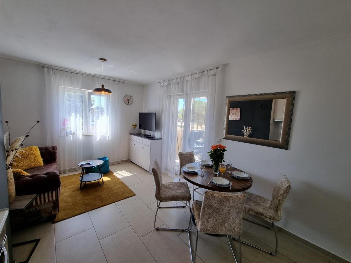 Apartman Marija Biograd Na Moru Bagian luar foto