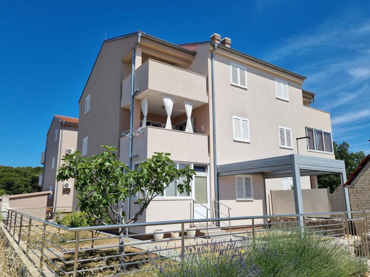 Apartman Marija Biograd Na Moru Bagian luar foto
